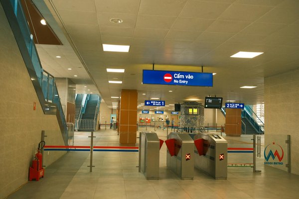 Quels sont les conseils pour camper en toute sécurité dans une région de caldeira volcanique active?